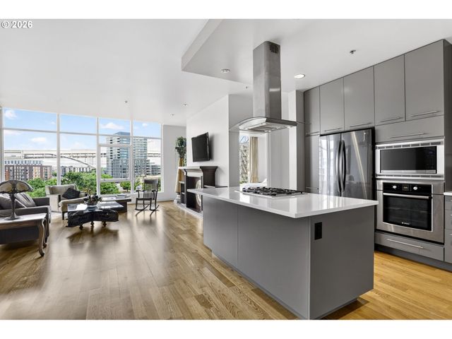 949 Nw OVERTON St 512, Portland, OR 97209