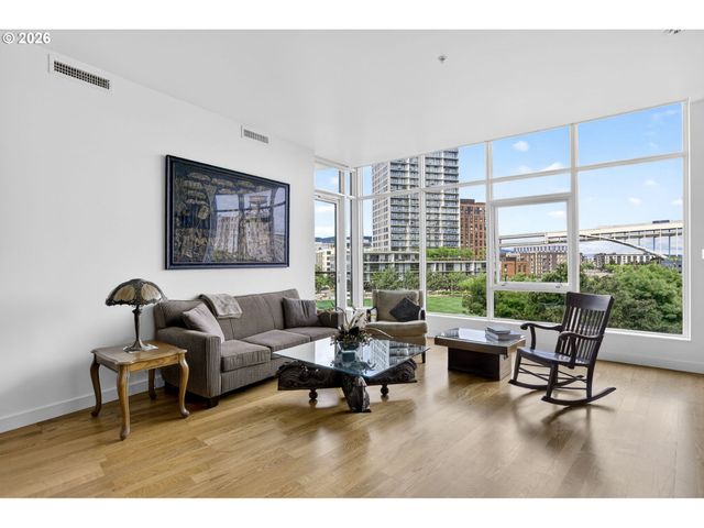 949 Nw OVERTON St 512, Portland, OR 97209