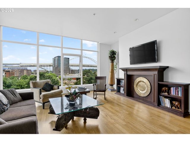949 Nw OVERTON St 512, Portland, OR 97209