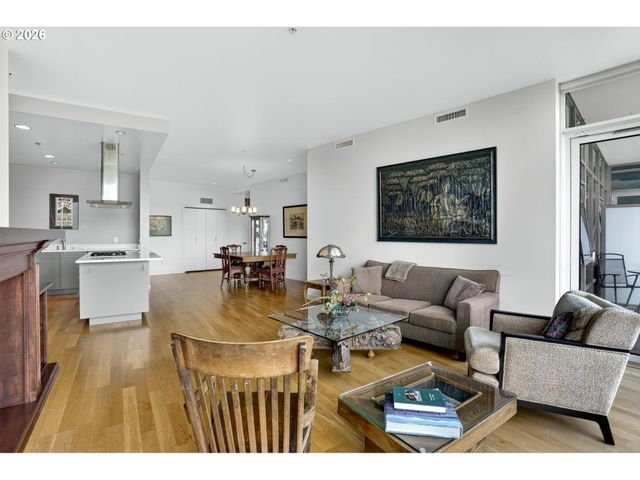 949 Nw OVERTON St 512, Portland, OR 97209
