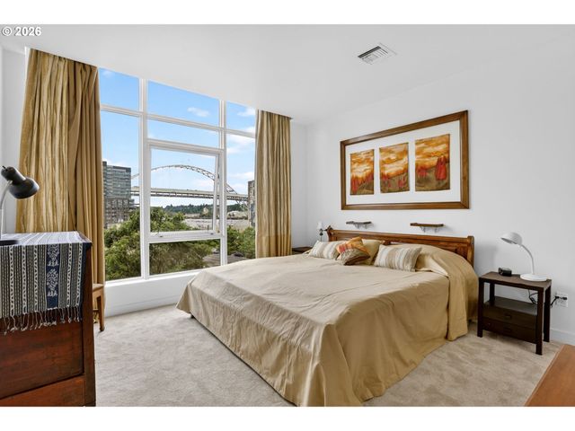 949 Nw OVERTON St 512, Portland, OR 97209