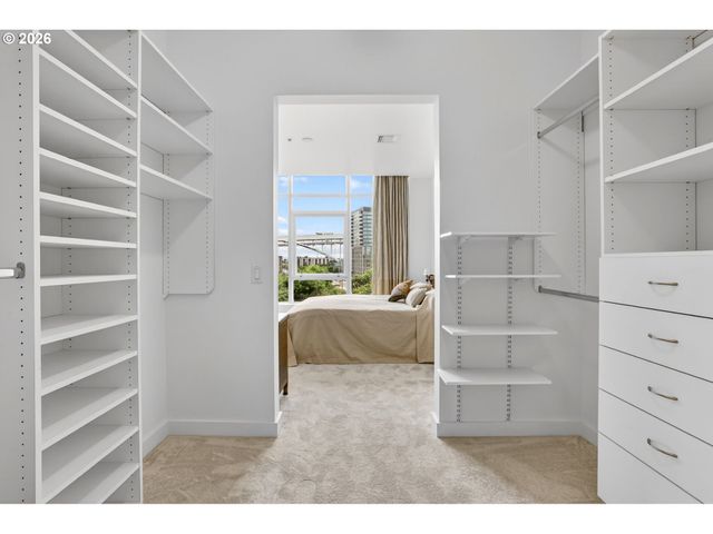 949 Nw OVERTON St 512, Portland, OR 97209
