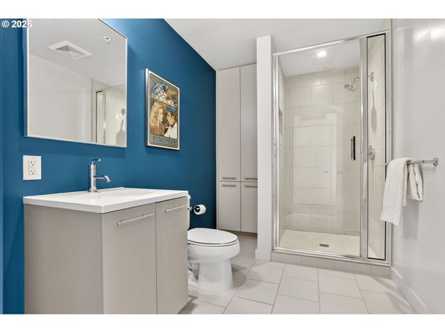 949 Nw OVERTON St 512, Portland, OR 97209