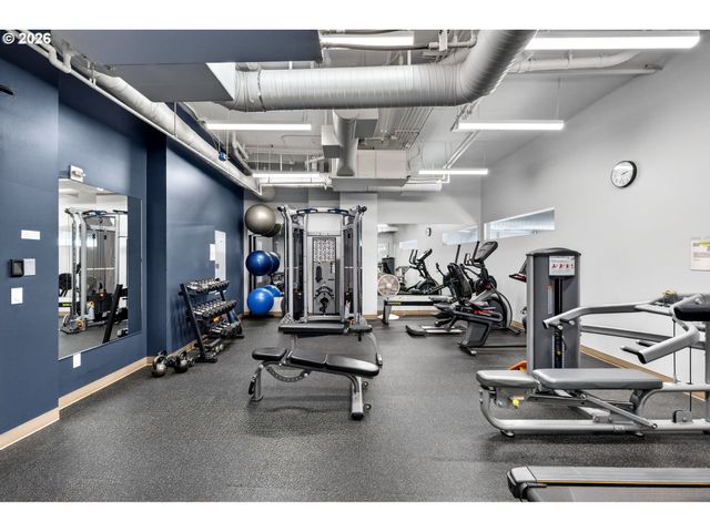949 Nw OVERTON St 512, Portland, OR 97209