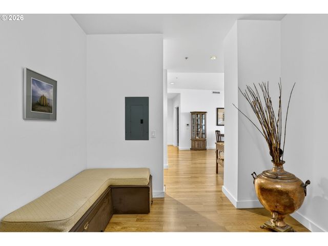 949 Nw OVERTON St 512, Portland, OR 97209
