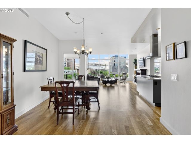 949 Nw OVERTON St 512, Portland, OR 97209
