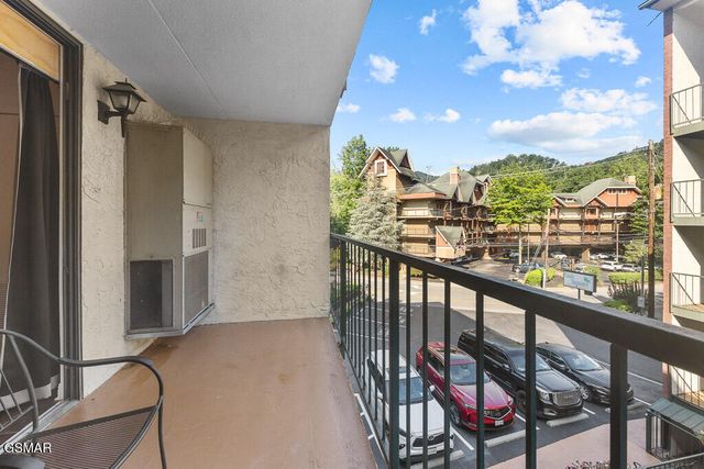 685 River Rd, Gatlinburg, TN 37738