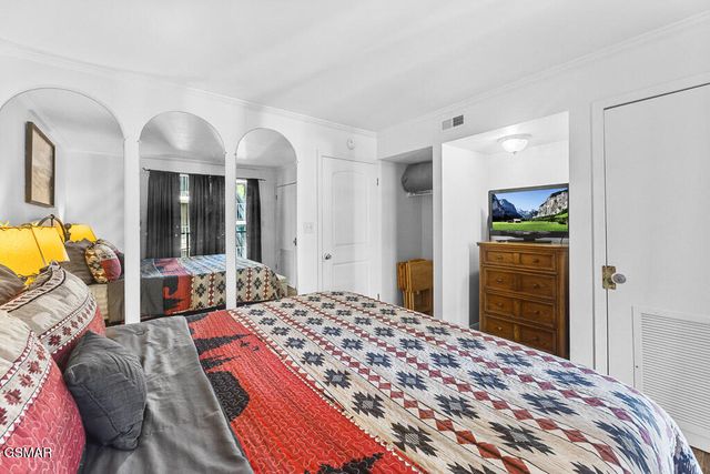 685 River Rd, Gatlinburg, TN 37738