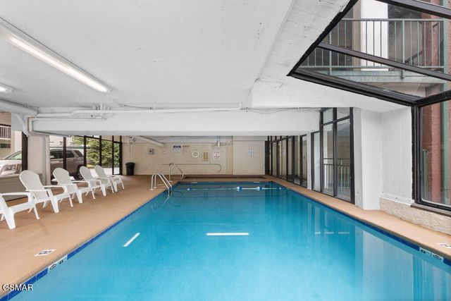 685 River Rd, Gatlinburg, TN 37738