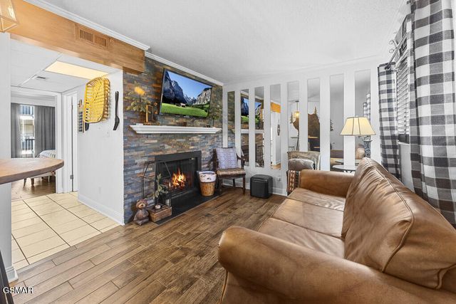 685 River Rd, Gatlinburg, TN 37738