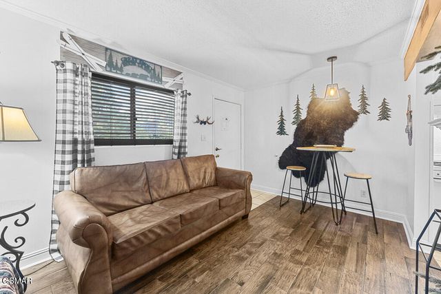 685 River Rd, Gatlinburg, TN 37738