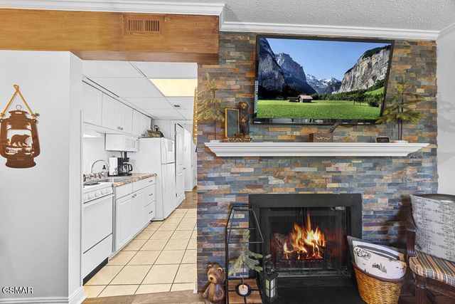 685 River Rd, Gatlinburg, TN 37738