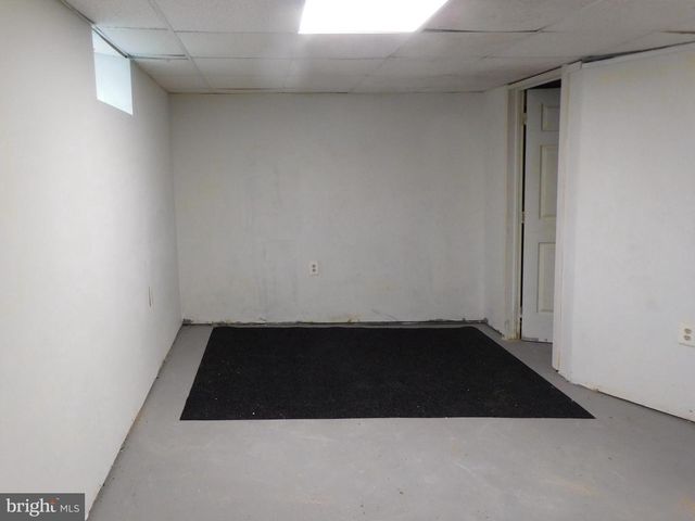 83 E 2ND ST E, Moorestown, NJ 08057