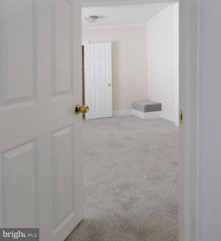 83 E 2ND ST E, Moorestown, NJ 08057