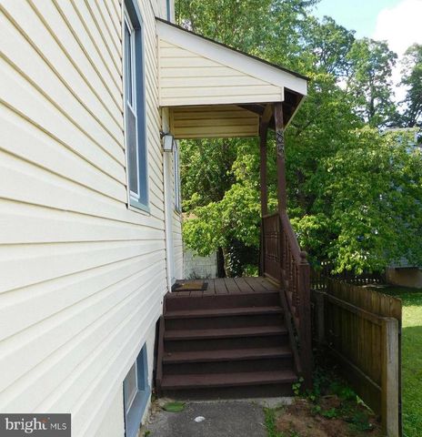 83 E 2ND ST E, Moorestown, NJ 08057