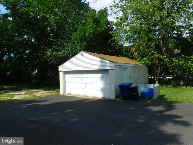 83 E 2ND ST E, Moorestown, NJ 08057