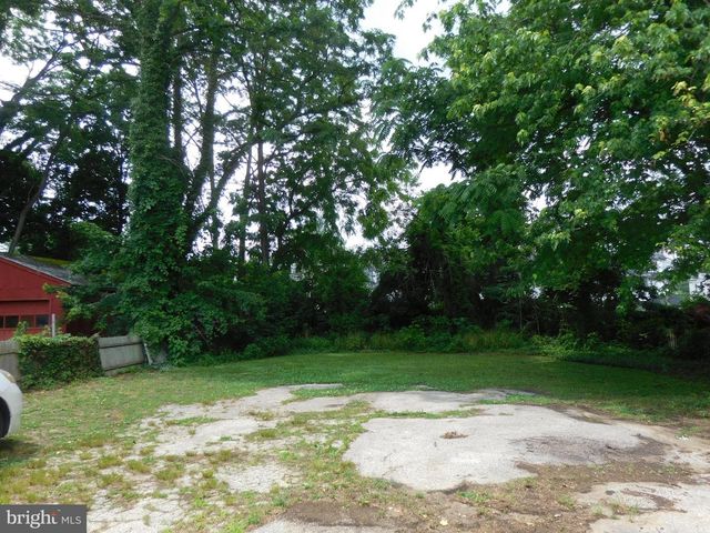 83 E 2ND ST E, Moorestown, NJ 08057