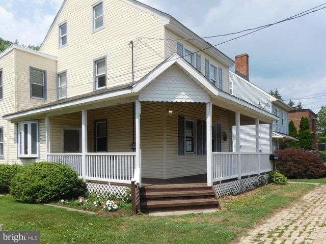 83 E 2ND ST E, Moorestown, NJ 08057