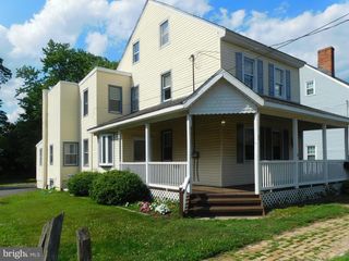 83 E 2ND ST E, Moorestown, NJ 08057