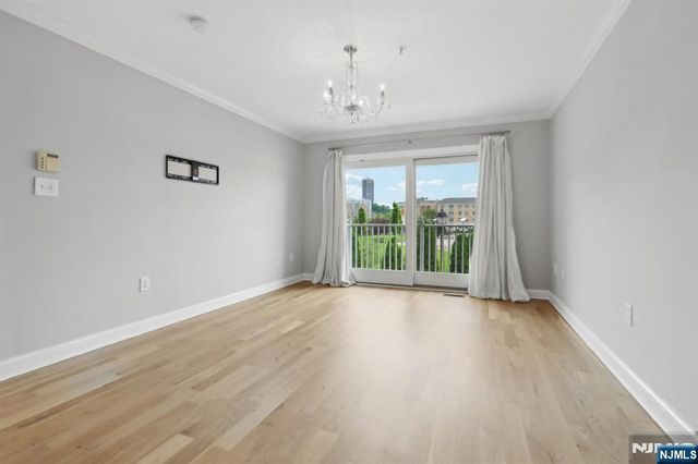 66 Lydia, Guttenberg, NJ 07093