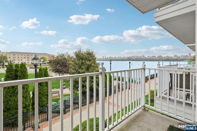 66 Lydia, Guttenberg, NJ 07093