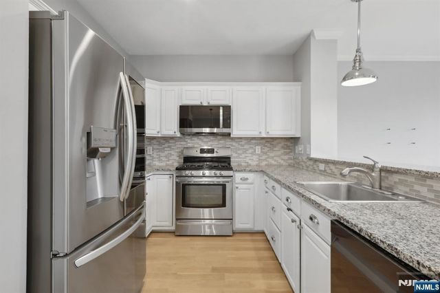 66 Lydia, Guttenberg, NJ 07093