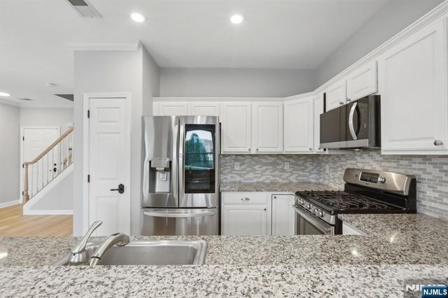 66 Lydia, Guttenberg, NJ 07093