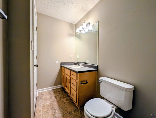 107 North Pointe Drive, Centerville, GA 31028