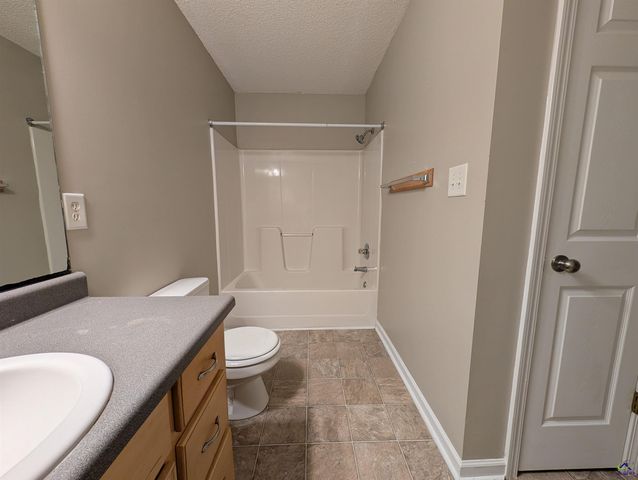 107 North Pointe Drive, Centerville, GA 31028