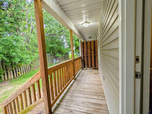 107 North Pointe Drive, Centerville, GA 31028