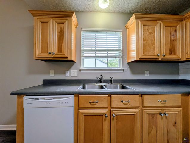 107 North Pointe Drive, Centerville, GA 31028