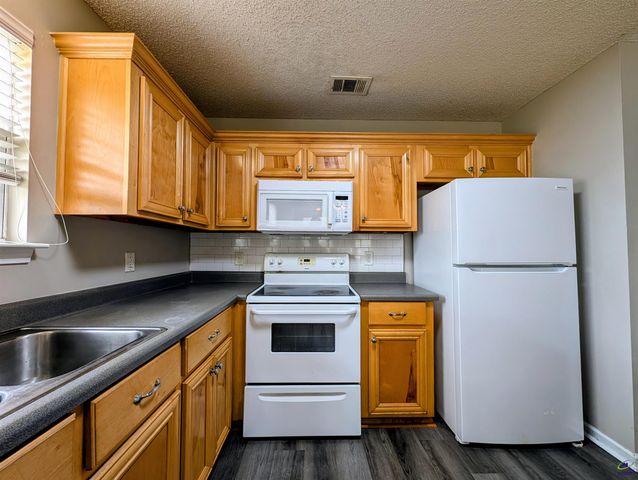 107 North Pointe Drive, Centerville, GA 31028