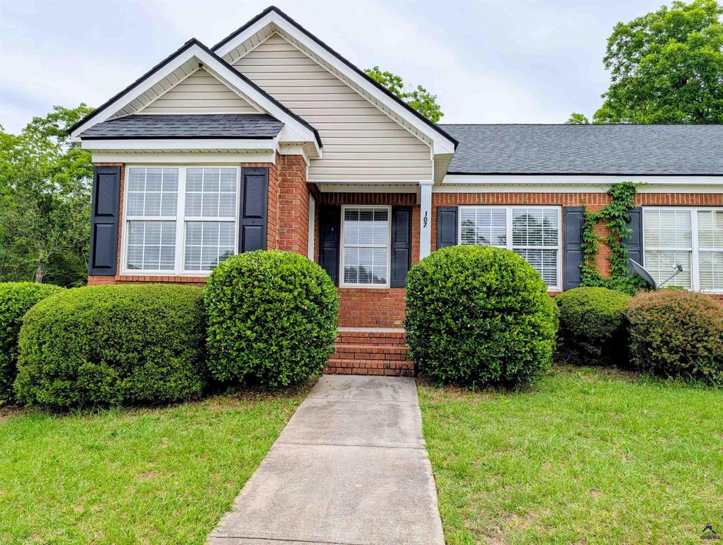 107 North Pointe Drive, Centerville, GA 31028