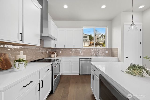 2218 Cleven Park Road, Camano Island, WA 98282