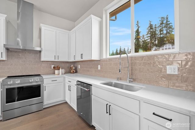 2218 Cleven Park Road, Camano Island, WA 98282