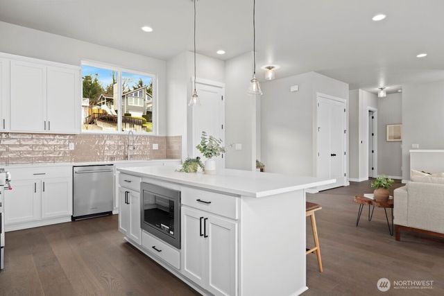 2218 Cleven Park Road, Camano Island, WA 98282