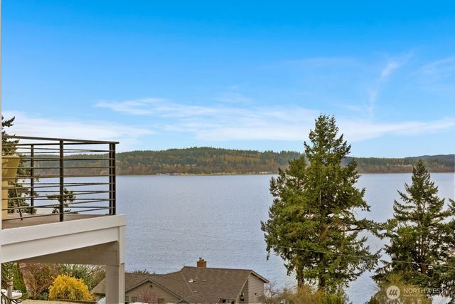 2218 Cleven Park Road, Camano Island, WA 98282