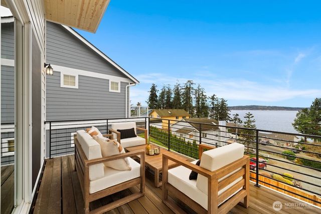 2218 Cleven Park Road, Camano Island, WA 98282