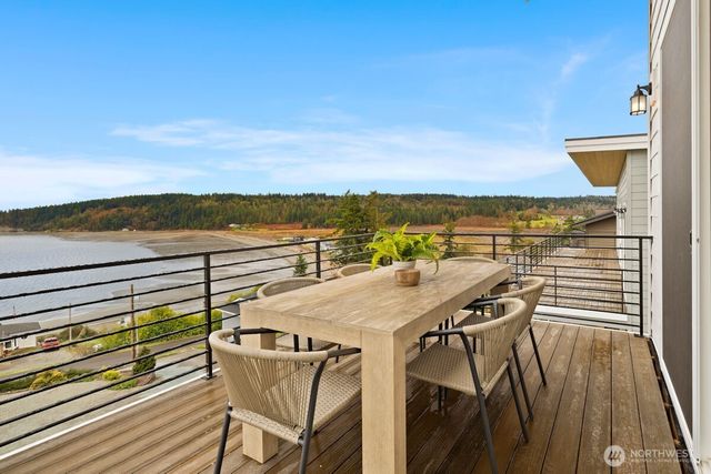 2218 Cleven Park Road, Camano Island, WA 98282