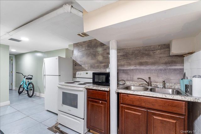 1034 Winthrop Street, Brooklyn, NY 11212
