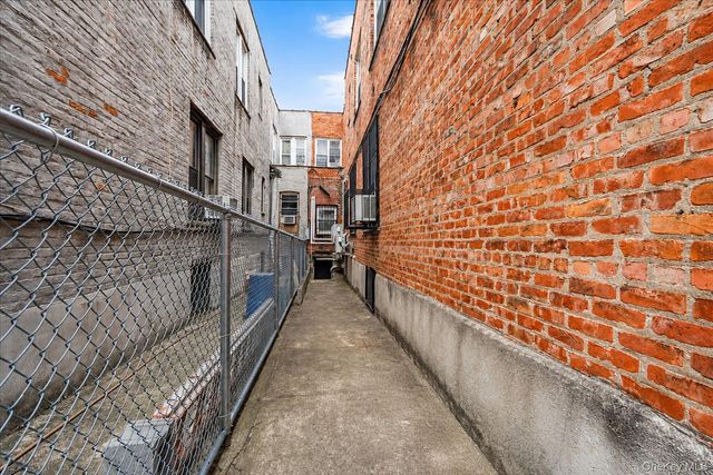 1034 Winthrop Street, Brooklyn, NY 11212