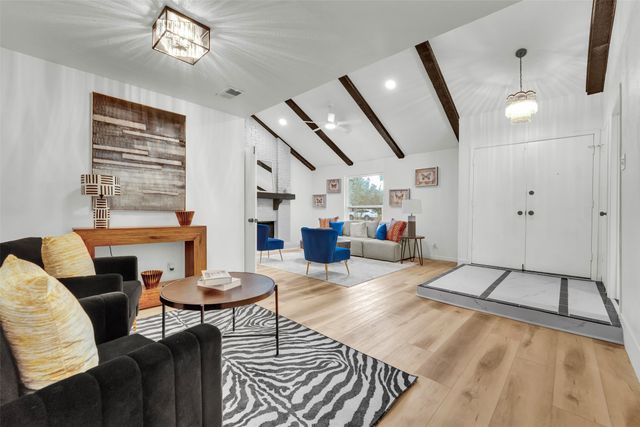 2114 Via Vista, Carrollton, TX 75006