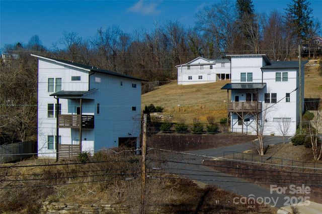 1061 Riverside Drive, Asheville, NC 28804