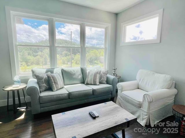 1061 Riverside Drive, Asheville, NC 28804