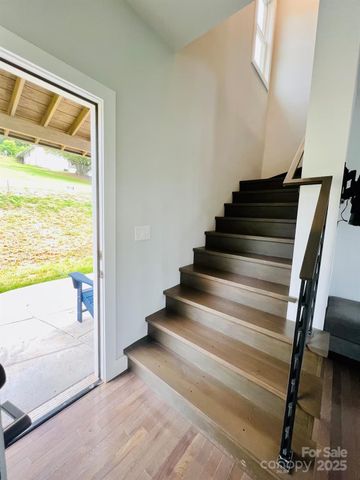 1061 Riverside Drive, Asheville, NC 28804