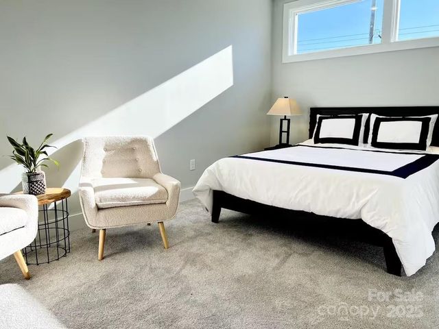 1061 Riverside Drive, Asheville, NC 28804