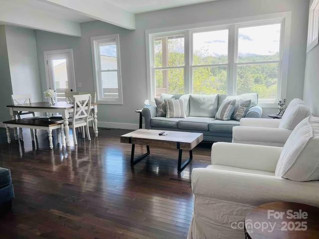 1061 Riverside Drive, Asheville, NC 28804