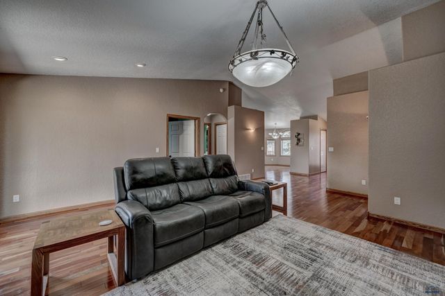 3459 WILLOWBEND RD, Rapid City, SD 57703