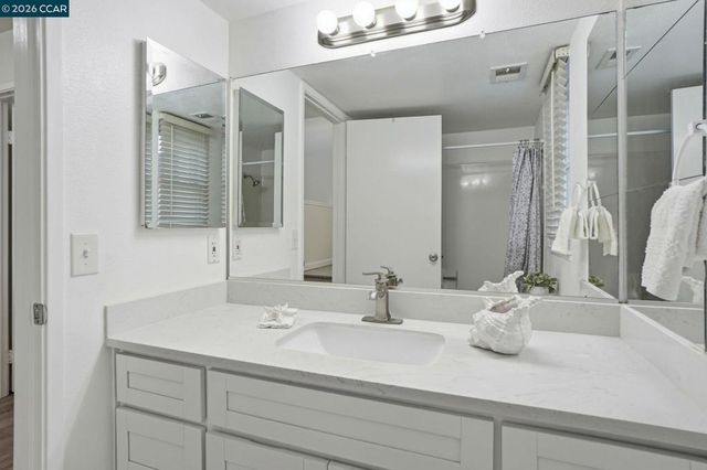 1255 Detroit Ave 3, Concord, CA 94520