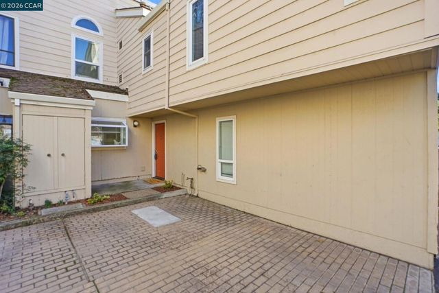 1255 Detroit Ave 3, Concord, CA 94520